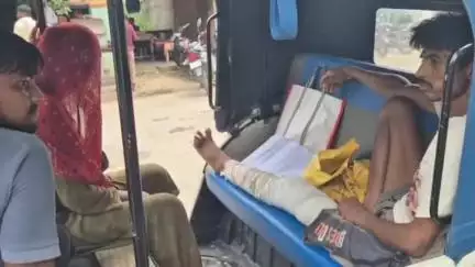 एटा: गांव भटपुरा में जमीनी विवाद को लेकर आरोपियों ने युवक के साथ बेरहमी से मारपीट की, मारहरा पुलिस ने नहीं की कार्रवाई
