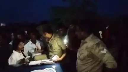 थाना जमुना पार के गांव डहरूआ में बाबा साहब के गाने को लेकर दो पक्ष आए आमने-सामने