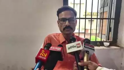 କୋରେଇ: 10 ଦଫା ଦାବି ନେଇ ରାଜସ୍ବ ଅମଲା ସଙ୍ଘର କଳାବ୍ୟାଚ ପରିଧାନ,ଦାବିକୁ ନେଇ ଯାଜପୁର ଟାଉନ କାର୍ଯ୍ୟାଳୟରେ ସୂଚନା ଦେଲେ ଜିଲ୍ଲା ସଙ୍ଘ ସଭାପତି