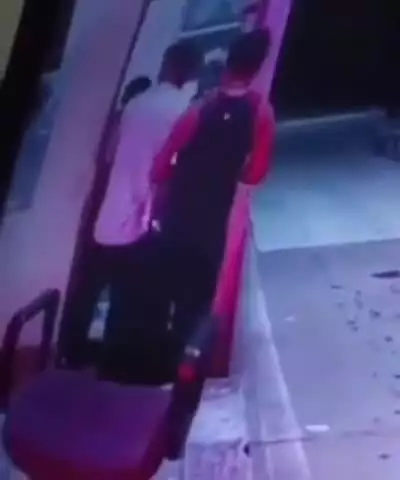 टीकमगढ़: मवई टोल प्लाजा पर हुई मारपीट की घटना CCTV कैमरे में हुई क़ैद