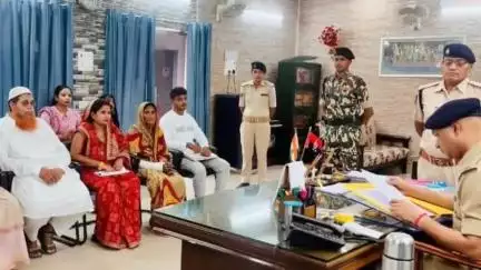 समस्तीपुर: जिला पुलिस कप्तान के कार्यालय में अपनी फरियाद लेकर पहुंचे विभिन्न इलाके के आधा दर्जन लोग