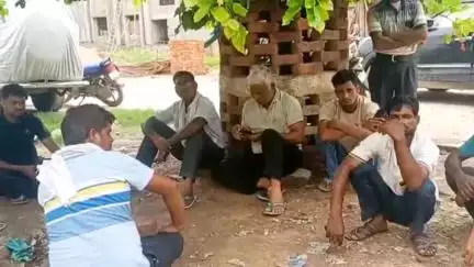 शिकोहाबाद: रेलवे ट्रैक पार करते समय मालगाड़ी की चपेट में आने से नगला भाव सिंह निवासी युवक की हुई मौत