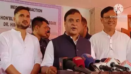 কোকৰাঝাৰ ভাগ: জিলা আয়ুক্তৰ কাৰ্যালয়ত মুখ্যমন্ত্ৰী হিমন্ত বিশ্বশৰ্মা বিষয়া সকলৰ সৈতে সমীক্ষা সভা অনুষ্ঠিত কৰে