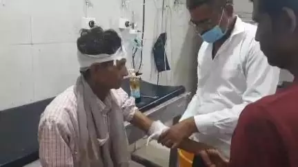 मुरैना नगर: शहर में फ़्लाइओवर पर ट्रक की टक्कर से घायल हुआ एक वृद्ध व्यक्ति, अस्पताल में इलाज जारी