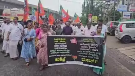 കാസര്‍ഗോഡ്: ആരോഗ്യ മന്ത്രി രാജിവെക്കണം, കാസർഗോഡ് ജനറൽ ആശുപത്രിയിലേക്ക് ബി.ജെ.പി മാർച്ച്