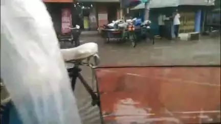 চাকদা: বৃষ্টি হলেই জলমগ্ন হয়ে যায় চাকদা শহরের গুরুত্বপূর্ণ  রাস্তা গুলি,সমস্যার সম্মুখীন মানুষজন,প্রতিক্রিয়া চাকদার বিধায়কের