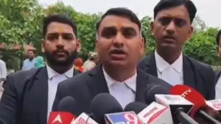 देशमुख हत्येचा आणि कराडच्या प्रॉपर्टीचा काहीही संबंध नाही,वाल्मिक कराडचे वकील विकास खाडे यांनी माध्यमांसमोर व्यक्त केले