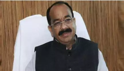 रोड उत्सव में आए डिप्टी सीएम, मंत्री और अधिकारियों के काफिले को ग्रामीणों ने रोका, जलभराव को लेकर जताई नाराज़गी