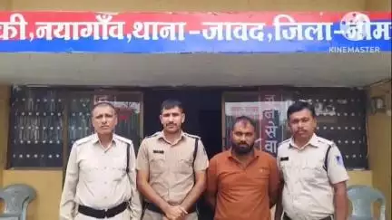 जावद: नयागांव पुलिस ने बिना नंबर की बलेनो कार से डोडाचूरा ज़ब्त किया, एक गिरफ्तार