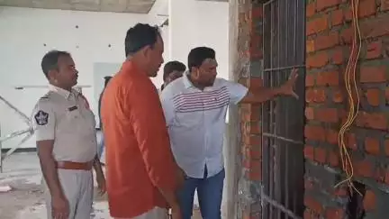 కనిగిరి: హనుమంతునిపాడులో నూతన పోలీస్ స్టేషన్ నిర్మాణ పనులను పరిశీలించిన కనిగిరి సీఐ ఖాజావలి
