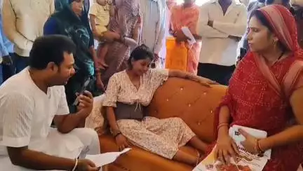 चरखारी: चरखारी में विधायक के जनता दरबार में महिला ने पति की सड़क हादसे में हुई मौत को हत्या बताते हुए न्याय की मांग की