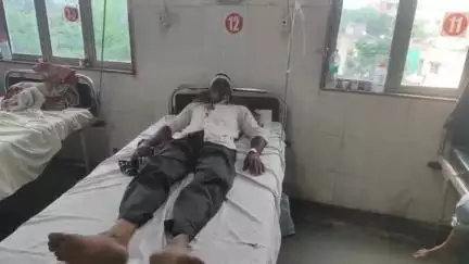 झालरापाटन: रूपपुरा गांव के बाहर जमीन पर फसल बोने को लेकर कुछ लोगों ने किसान से की मारपीट, घायल को झालावाड़ में भर्ती कराया गया