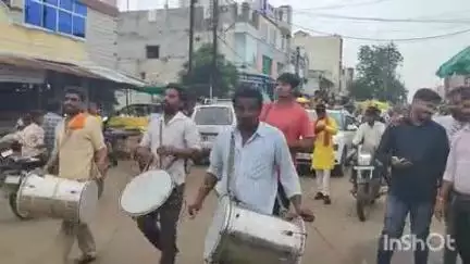 हरसूद: CISF में चयन होने पर ग्राम सड़ियापानी निवासी अजय पंवार का छनेरा में जगह-जगह हुआ भव्य स्वागत