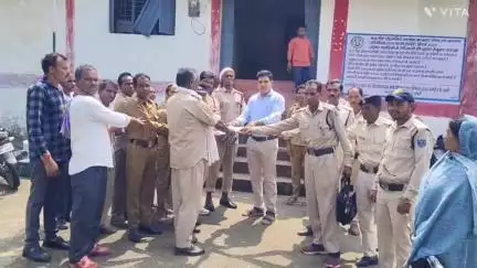 घुघरी: घुघरी तहसील में कोटवारों ने तहसीलदार को सौंपा ज्ञापन, अपनी मांगों पर ज़ोर दिया
