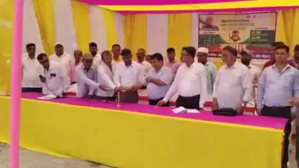 अस्थावां: बीआरसी भवन के पास सीओ ने 3 दिवसीय मशाल प्रतियोगिता का किया उद्घाटन