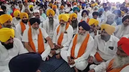 ਗੁਰਦਾਸਪੁਰ: ਸ਼੍ਰੋਮਣੀ ਅਕਾਲੀ ਦਲ ਦੇ ਡੈਲੀਗੇਟਾਂ ਦੀ ਮੀਂਟਿੰਗ ਗੁਰਦਵਾਰਾ ਬੁਰਜ ਸਾਹਿਬ ਧਾਰੀਵਾਲ ਵਿਖੇ ਹੋਈ