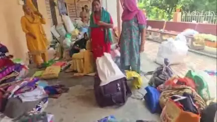 ढटवाल: बिझडी पंचायत और युवक मंडल के सदस्यों द्वारा मंडी के आपदा ग्रस्त क्षेत्रों के लिए भेजी गई सहायता