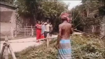 মানিকচক: ছাগল নিয়ে দুই পরিবারের বচসা, খয়েরতোলায় বাড়িতে ঢুকে মারধরের অভিযোগ প্রতিবেশীদের বিরুদ্ধে