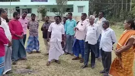 ஏற்காடு: பள்ளியில் நிரந்தர ஆசிரியர்கள் இல்லாததால் மாணவர்களை அழைத்துச் சென்ற பெற்றோர்கள் ஏற்காட்டில் பரபரப்பு சம்பவம்