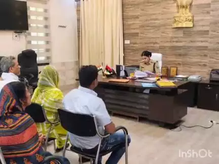 कृत्यानंद नगर: पूर्णिया के पुलिस अधीक्षक महोदिया ने अपने कार्यालय में जनता दरबार लगाया, सुनी आम जनों की समस्याएं