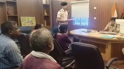 डुमरा: सीतामढ़ी: एसपी ने लगाया जनता दरबार, समस्या समाधान के दिए निर्देश