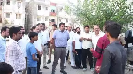 नौगढ़: जिलाधिकारी डॉ. राजा गणपति आर. ने नगर पालिका परिषद सिद्धार्थनगर के अंतर्गत काशीराम आवास कॉलोनी का किया निरीक्षण