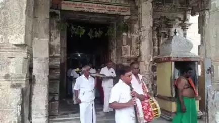 சின்ன சேலம்: கூகையூர் சொர்ணபுரீஸ்வரர் ஆலயம் மற்றும் அருள்மிகு காரியாம்புரீஸ்வரர் திருக்கோயிலில் நடைபெற்ற பாலாலய விழா - ஏராளமான பக்தர்கள் பங்கேற்பு