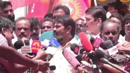 கிண்டி: முதல்வர் வீட்டில் சனாதனம் உள்ளது அதை ஒழியுங்கள் முதலில் - காந்தி மண்டபத்தில் சீமான் திடீர் ஆவேசம்