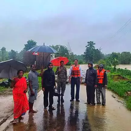 किरनापुर: लगातार बारिश से बिनोरा मार्ग बंद, SDRF और पुलिस प्रशासन मौके पर तैनात