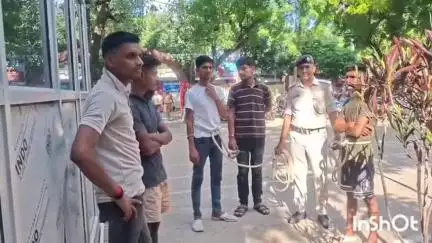 मुंगेर: मुंगेर पुलिस ने स्मैक और अवैध मादक पदार्थ के 3 कारोबारियों को किया गिरफ्तार, 2 किशोर भी निरुद्ध