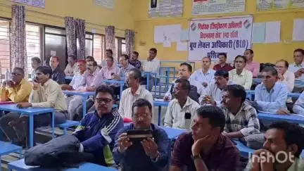 रायसेन: निर्वाचक नामावली त्रुटि रहित बनाने के लिए बीएलओ को दिया जा रहा प्रशिक्षण