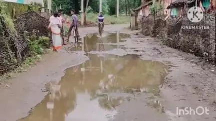 ଧର୍ମଗଡ: ବି.ଡି.ଓଙ୍କ ଉପସ୍ଥିତିରେ ବନ୍ଧକନା ପଂୟୟତ ଠାରେ ସାମାଜିକ ସମୀକ୍ଷା ଏବଂ ଜନ ଅଭିଯୋଗ ଶୁଣାଣି ଶିବିର ଅନୁଷ୍ଠିତ