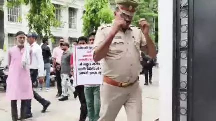 मुज़फ्फरनगर: पत्नी पीड़ित सुमित सैनी ने इच्छामृत्यु की मांग की, पीएम और सीएम से गुहार, बीवी पर पिटाई और प्रताड़ना का आरोप