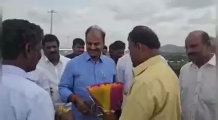 గద్వాల్: ర్యాలంపాడు రిజర్వాయర్ నుండి వాటర్ విడుదల చేసిన:ఎమ్మెల్యే బండ్ల కృష్ణ మోహన్ రెడ్డి