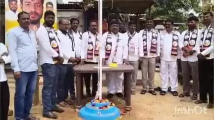 పరిగి: కుల్కచర్ల మండల కేంద్రంలో ఎమ్మార్పీఎస్ జెండాను ఎగరవేసిన మండల పిఎసిఎస్ చైర్మన్ మొగులయ్య