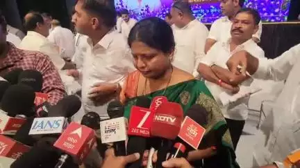 अलिबाग: मराठी माणसाला तुडवून मारू ही खासदार निशिकांत दुबेंची धमकी देवेंद्र फडणवीसांनाही लागू होते: ठाकरे गट नेत्या सुषमा अंधारे