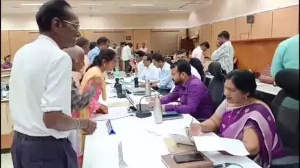 శ్రీకాకుళం: పీజీఆర్‌ఎస్‌ అర్జీలు పెండింగ్‌లో లేకుండా పరిష్కరించాలి: కలెక్టర్ స్వప్నిల్ దినకర్ పుండ్కర్