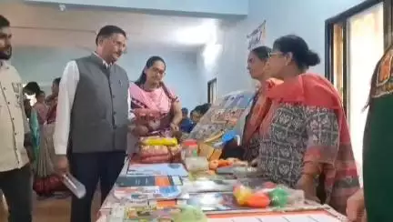 અંકલેશ્વર: ગડખોલ ગામ ખાતે મામલતદારની ઉપસ્થિતિમાં ધરતી આબા જનજાતિય ઉત્કર્ષ કેમ્પ યોજાયો