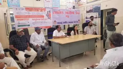 માળીયા હાટીના: ગડુ ગામ ખાતે વય વંદના હેઠળ લોકોને આયુષ્યમાન કાર્ડ વિતરણ કરવામાં આવ્યા