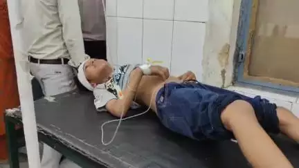 धनौरा: गजरौला में खड़े ट्रक से टकराई कार, हेड कांस्टेबल और उनकी पत्नी की हुई मौत, दो बच्चे घायल