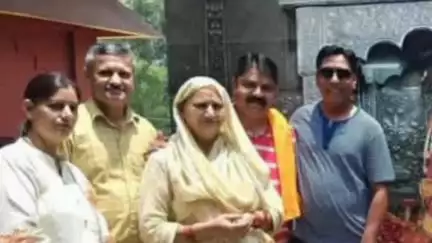 पांवटा साहिब: अमरनाथ समेत विभिन्न धार्मिक स्थलों की 7 दिवसीय यात्रा के लिए पांवटा साहिब से जत्था हुआ रवाना