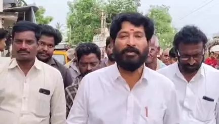 రామవరం-రాజుపాలెం రహదారి అడుగుకో గొయ్యి, గజానికో గుంత: సామాజిక ఉద్యమకారుడు సూర్యచంద్ర