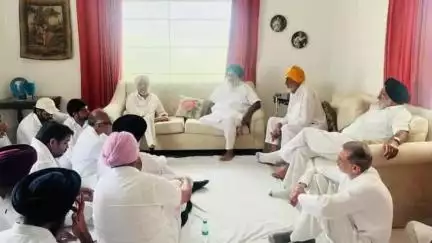 ਲੰਬੀ ਹਲਕੇ ਦੇ ਪਿੰਡਾਂ ਵਿੱਚ ਅਕਾਲੀ ਦਲ ਪ੍ਰਧਾਨ ਸੁਖਬੀਰ ਸਿੰਘ ਬਾਦਲ ਵੱਲੋਂ ਵਿਛੜੀਆਂ ਰੂਹਾਂ ਦੇ ਪਰਿਵਾਰਿਕ ਮੈਂਬਰ ਨਾਲ ਕੀਤਾ ਗਿਆ ਦੁੱਖ ਸਾਂਝਾ