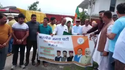हमीरपुर: समीरपुर से मंडी जिला के जंजैहली और थुनाग में आपदा प्रभावितों के लिए भेजा गया राशन