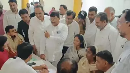 बुरहानपुर नगर: बुरहानपुर: संजय नगर के गुर्जर भवन में कांग्रेस पार्टी के संगठन सृजन अभियान का आयोजन