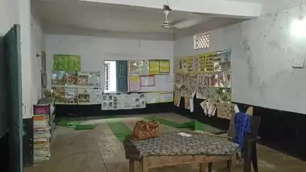 बुरहानपुर नगर: बुरहानपुर: जवहेरीवाडा मराठी हिंदी प्राथमिक शाला में नहीं पहुंचे विद्यार्थी, स्कूल खाली