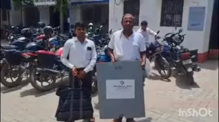 विद्यापति नगर: विद्यापति नगर में मतदान सामग्री लेकर रवाना हुए कर्मी, 9 जुलाई को बाजिदपुर में होगा पंचायत उपचुनाव