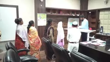 जशपुर: जनदर्शन में कलेक्टर ने आमजनों की समस्याएं सुनीं, दिए तत्काल निराकरण के निर्देश
