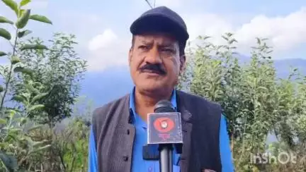 रुद्रप्रयाग: बक्सीर गाँव में खेती और बागवानी कर लक्ष्मी प्रसाद डिमरी कर रहे हैं अच्छी आमदनी