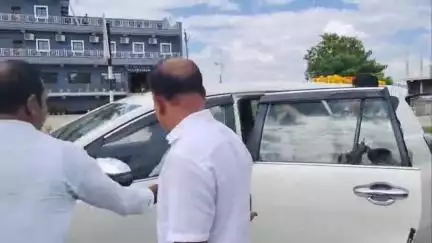 कोईलवर: पटना से आरा जाते समय कांग्रेस के प्रदेश अध्यक्ष का कोईलवर में विभिन्न स्थानों पर भव्य स्वागत किया गया